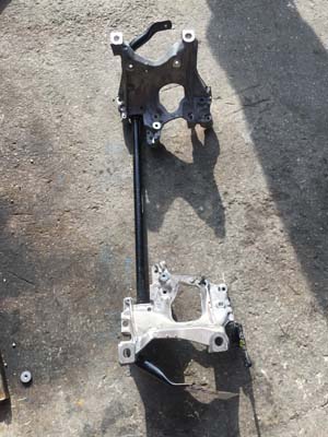 audi a4 8w0  çıkma yedek denğe kolu